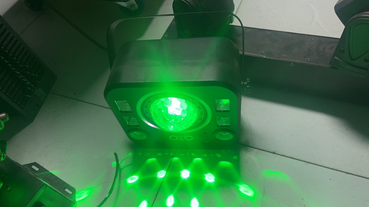 未拆封  彩灯多合一 不包邮不支持7天无理由退换货