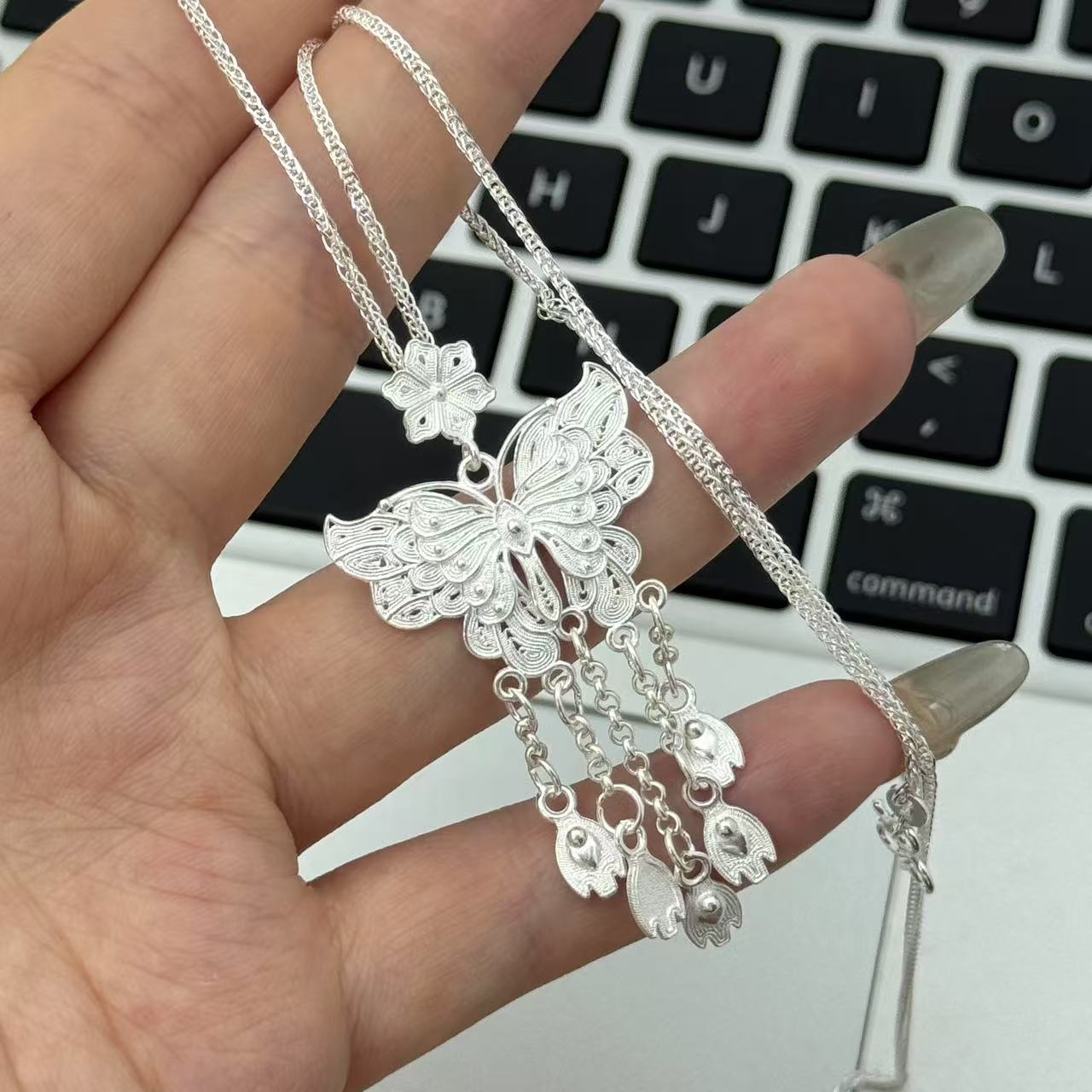 坠链均足银 繁花蝴蝶民族风项链吊坠