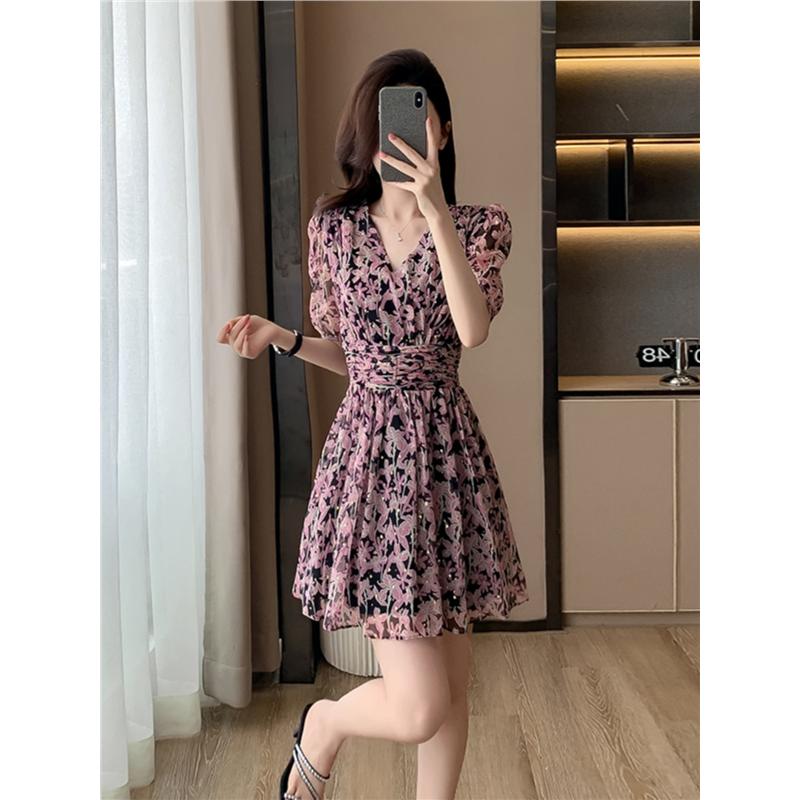 法式V领烫金碎花连衣裙女2025夏季新款气质高级感收腰显瘦a字短裙