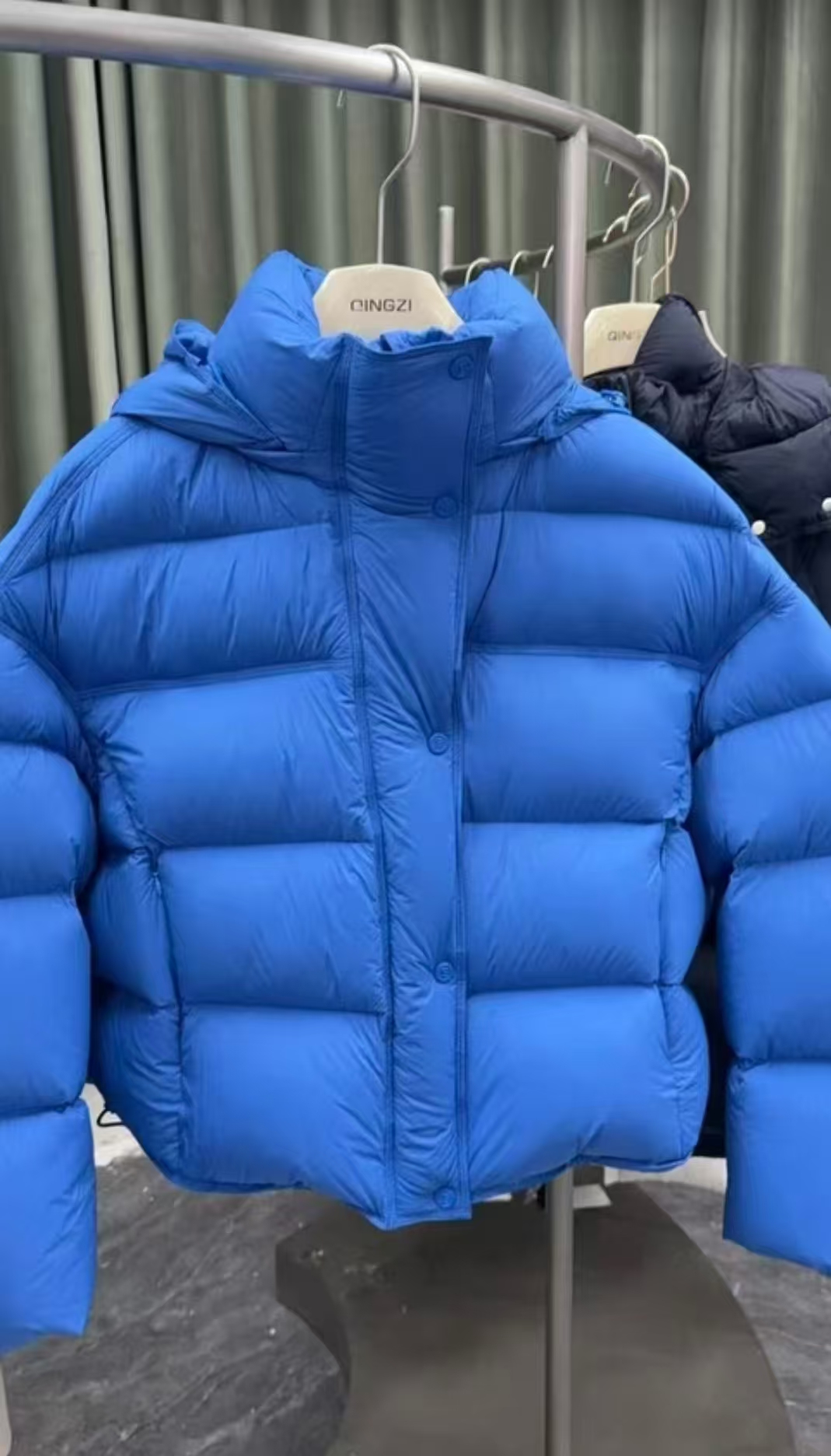 波波同款90白鸭绒冬季连帽女装连帽保暖面包服