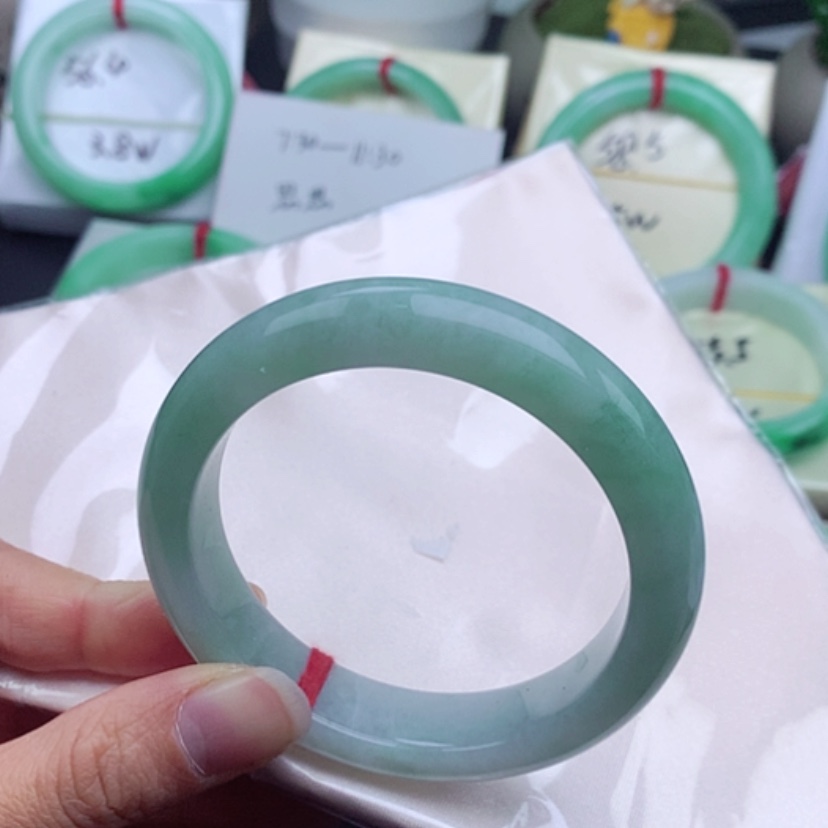 【闪购商品】翡翠手镯未镶嵌             正圈56.5