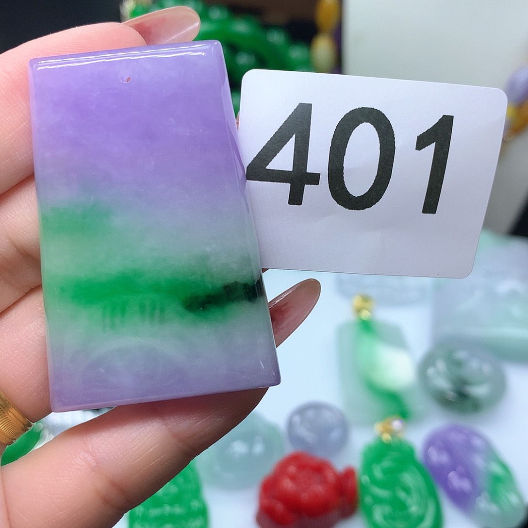 翡翠吊坠(赠链)未镶嵌