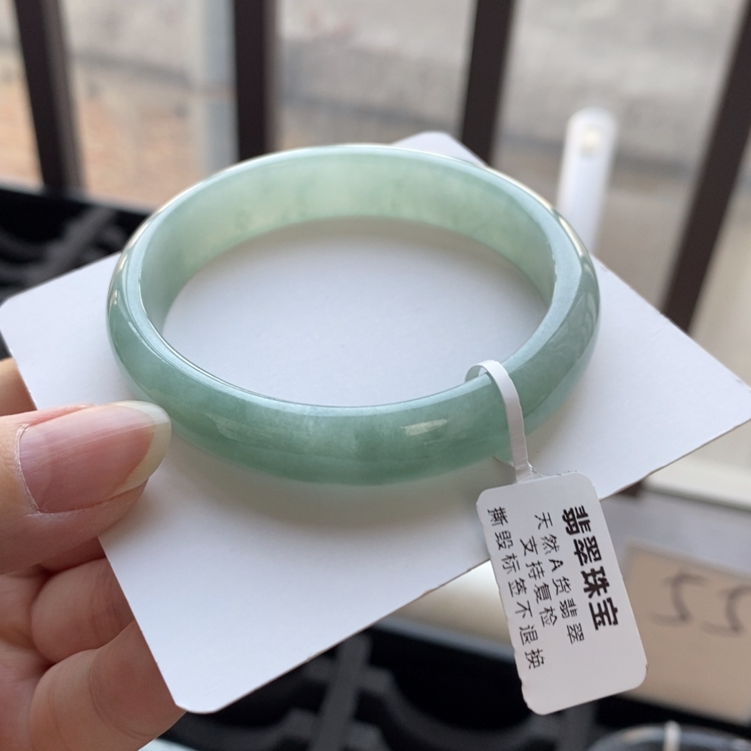 翡翠未镶嵌手镯湖绿贵妃56.5