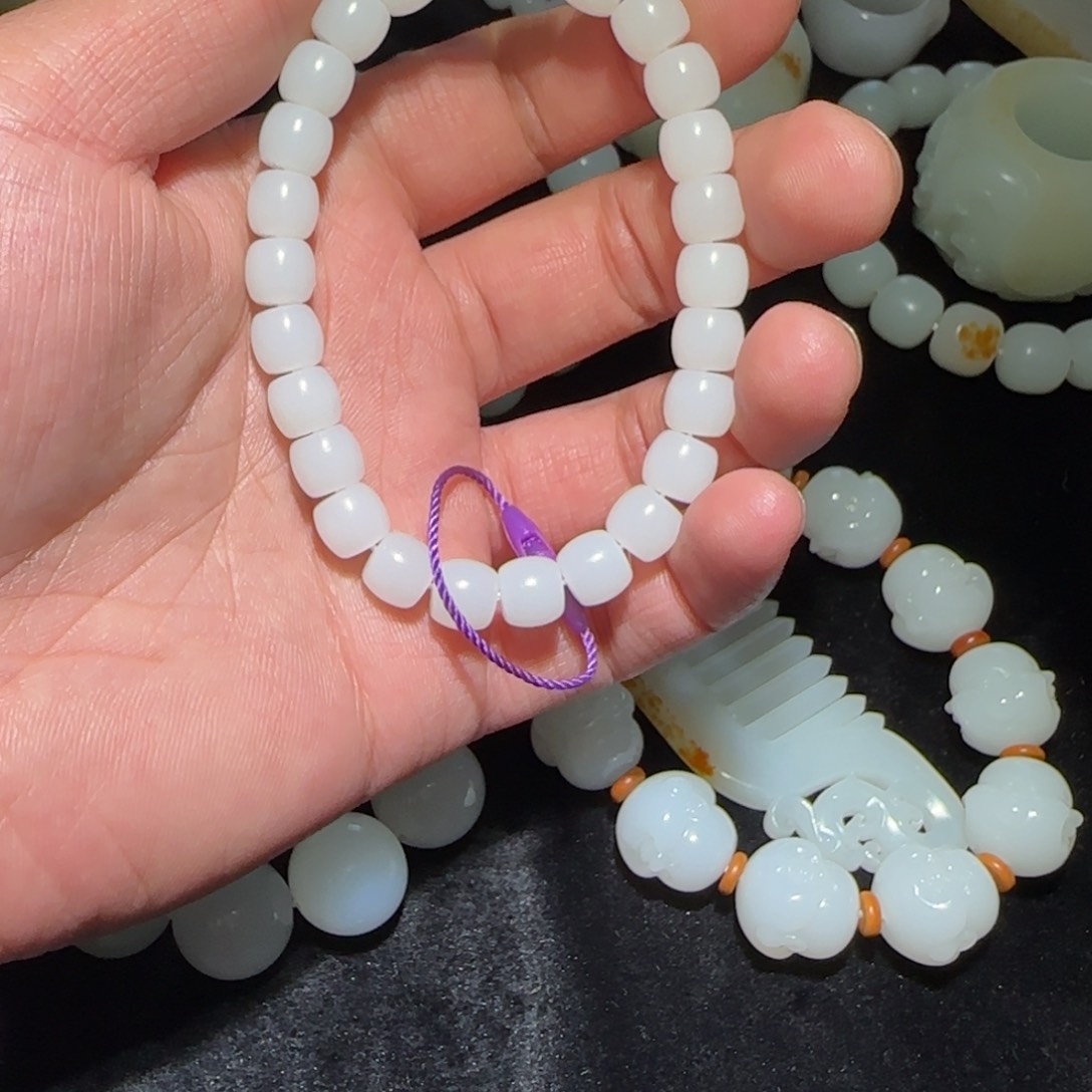 和田玉颈饰未镶嵌