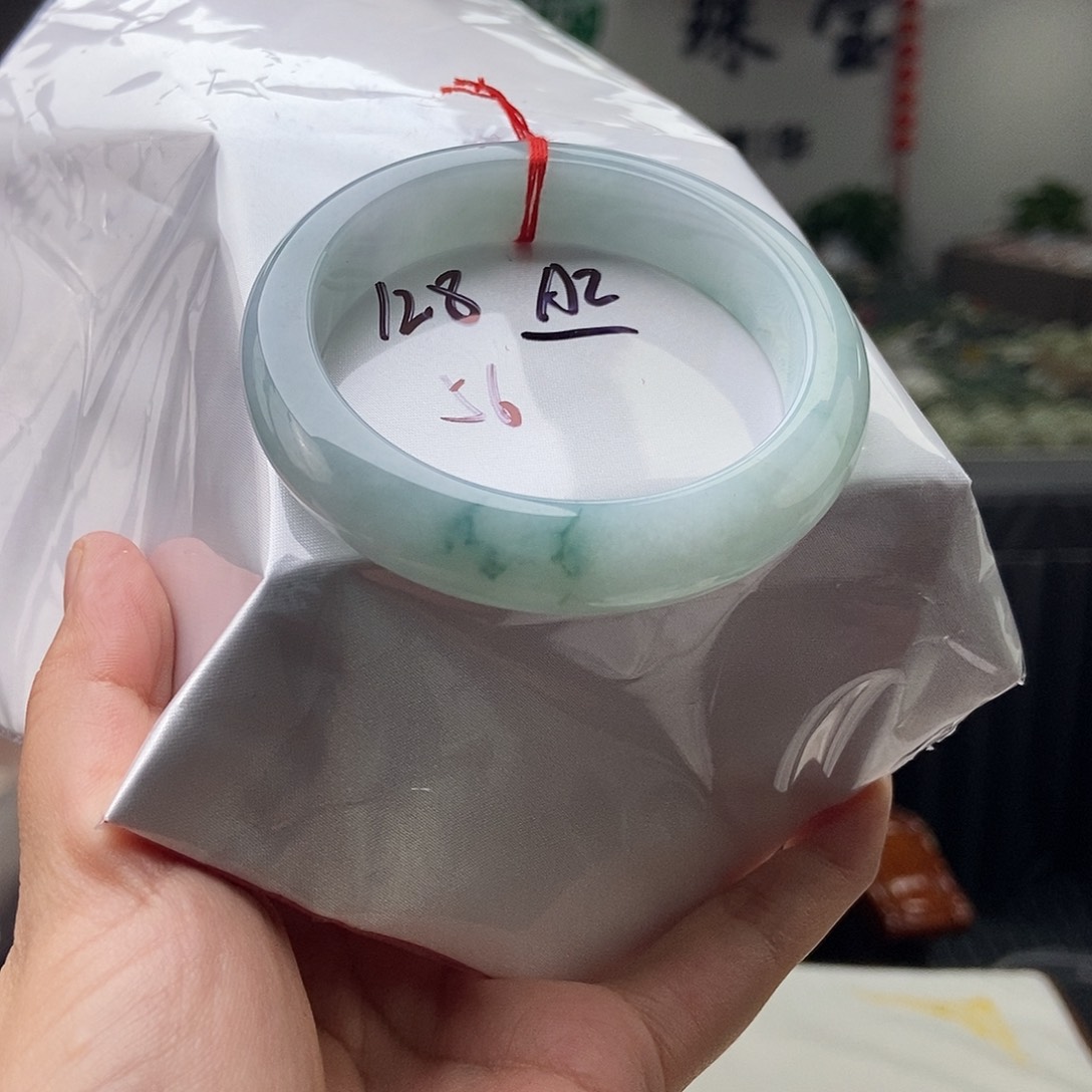 翡翠手镯未镶嵌拍一发一