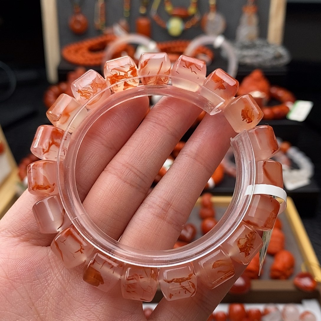 南红玛瑙未镶嵌四川凉山冰飘手串10mm