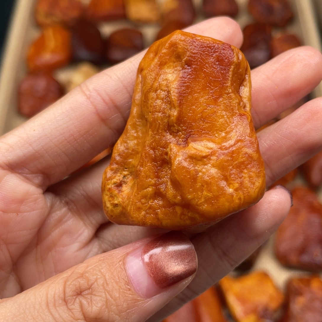 琥珀未镶嵌珠宝奇石