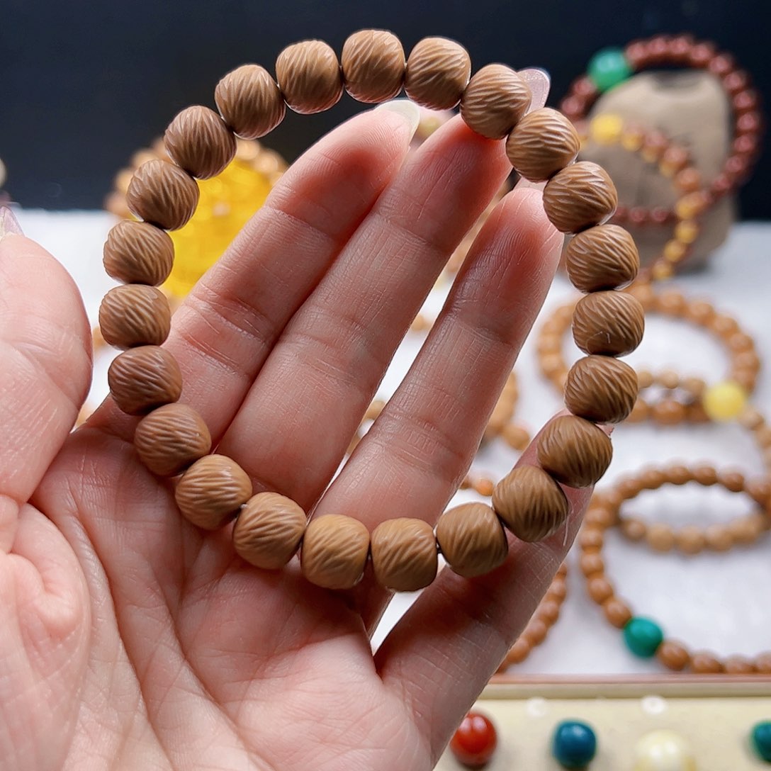 猴头核桃吊坠云锦