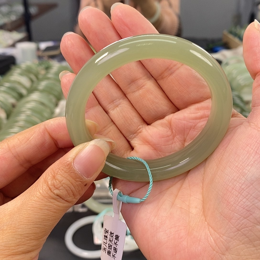 和田玉和田玉手镯55未镶嵌