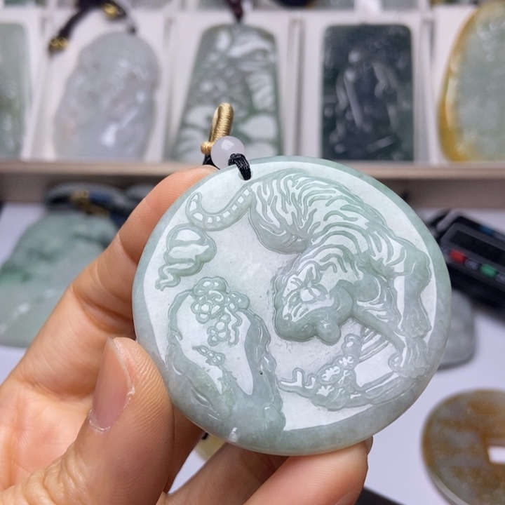 翡翠未镶嵌颈饰翡翠