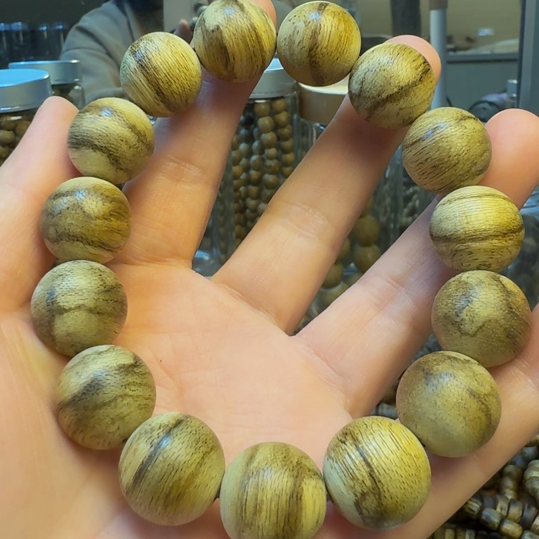 沉香手串柬埔寨花纹珠卡15单圈18克+