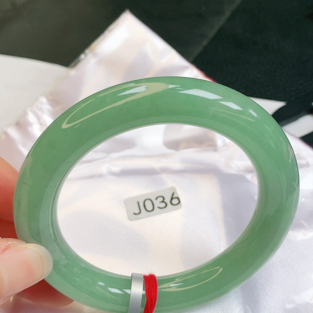 【闪购商品】翡翠手镯未镶嵌缅甸天然a货翡翠