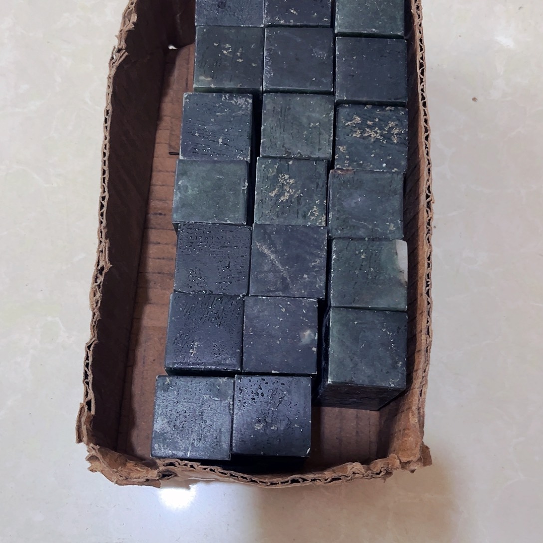 一***轩辽宁石捡漏瑕疵品