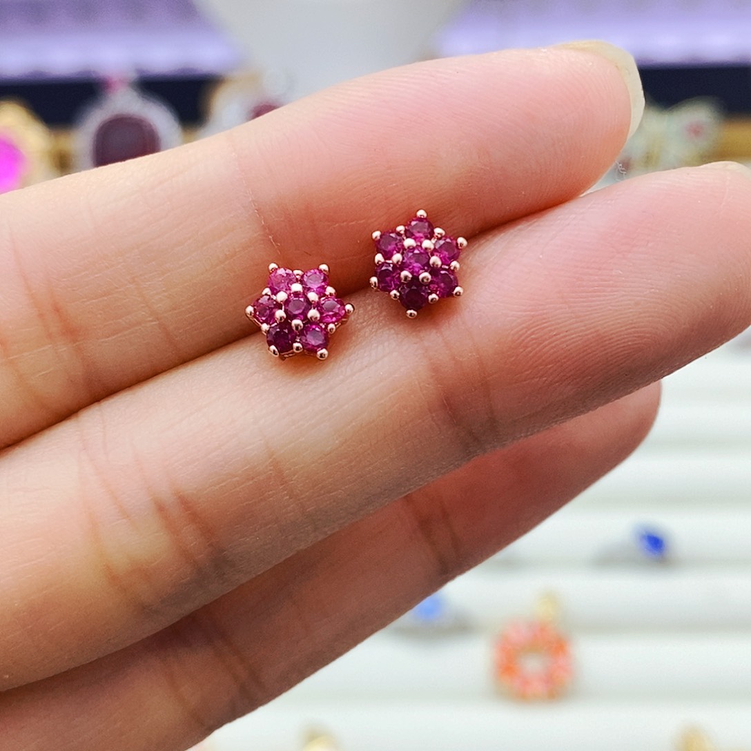 未镶嵌耳饰红宝石