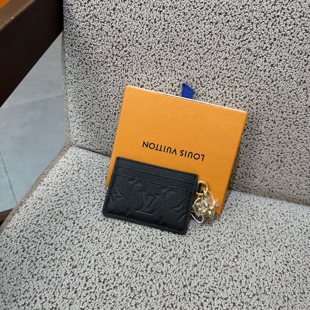 99新 LouisVuitton/路易威登 定价LV全皮压花卡包NE55208