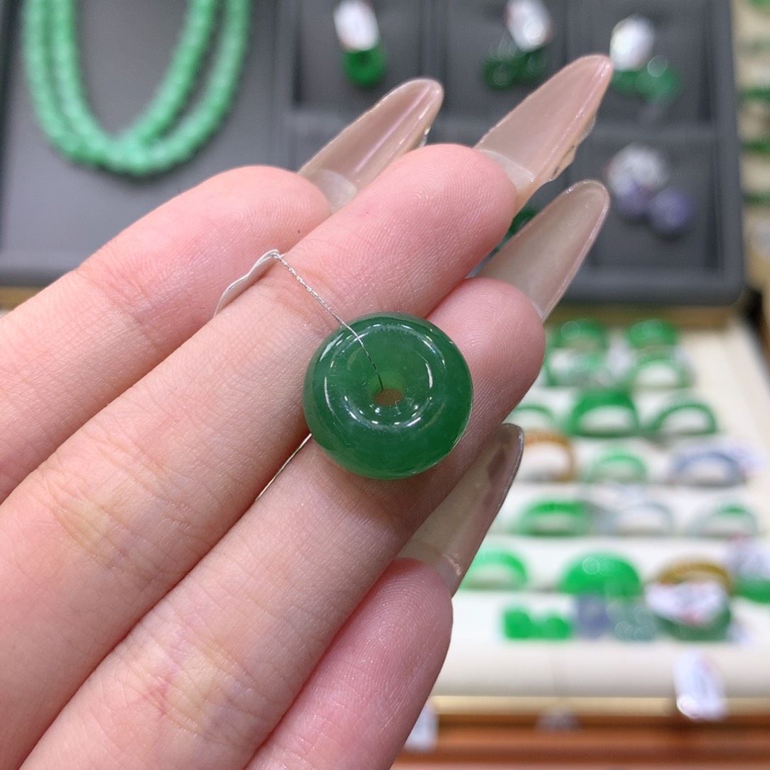 翡翠戒指未镶嵌平安