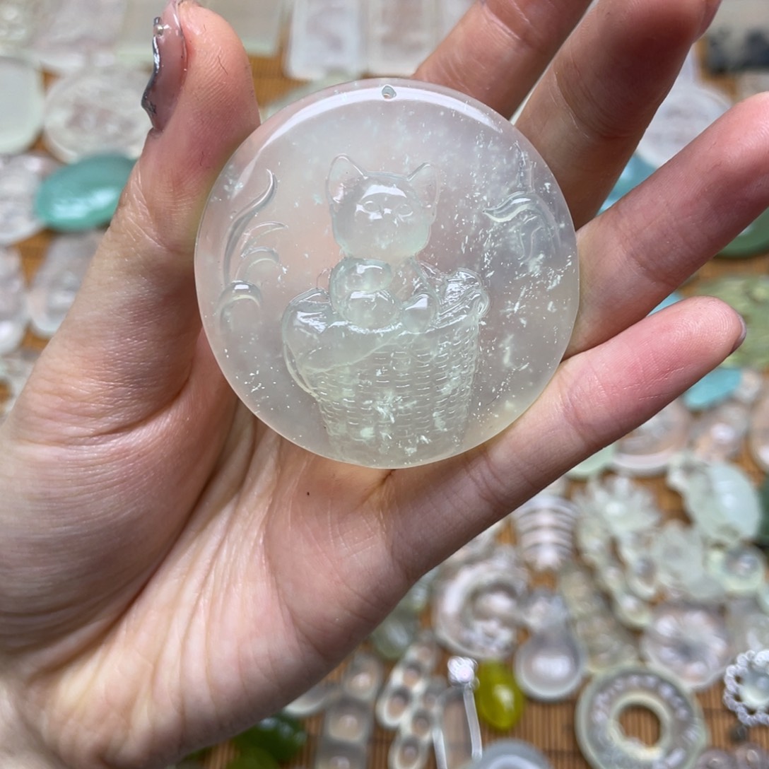 未镶嵌蛇纹石玉颈饰