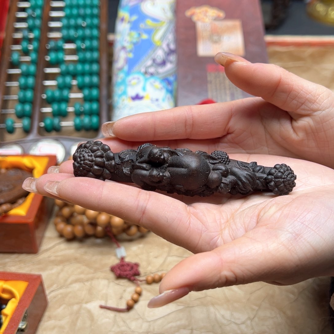 大叶紫檀（黑酸枝木类）