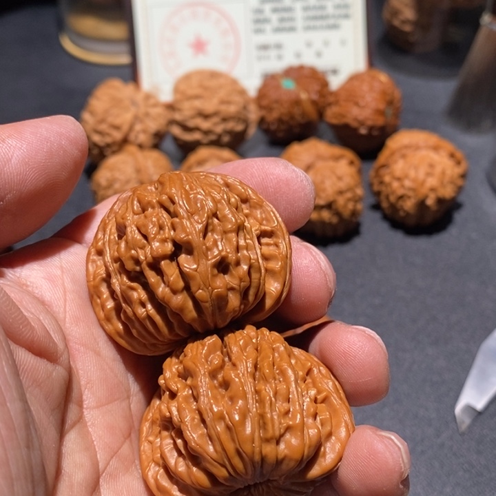 文玩核桃吊坠゛****c四座楼