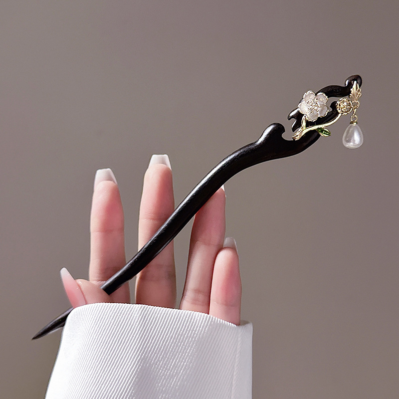 淡粉小梅花檀木发簪日常国风温柔气质盘发簪