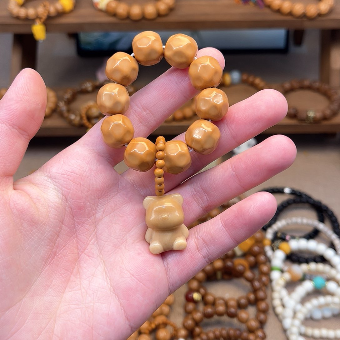 猴头核桃吊坠ʚ****ɞ手捻搭配小熊