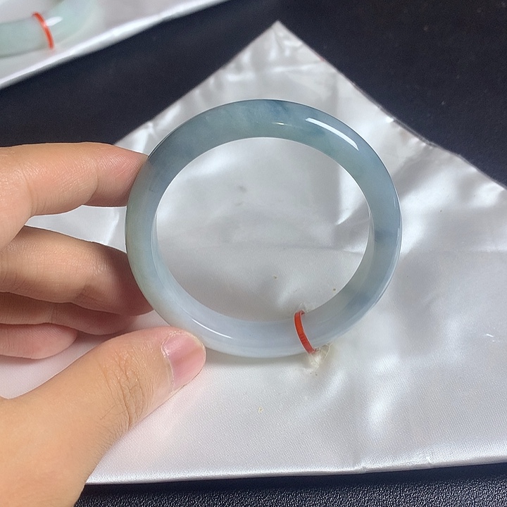翡翠手镯未镶嵌翡翠56