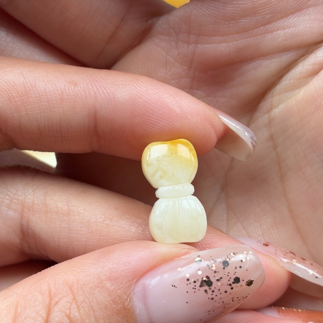 琥珀未镶嵌裸石蜜蜡