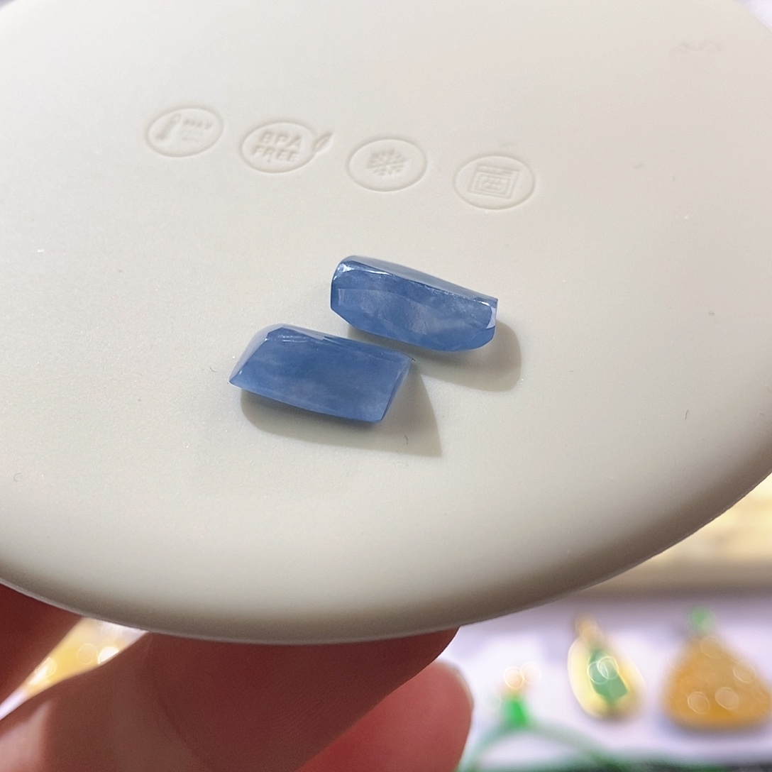翡翠裸石高冰蓝一对