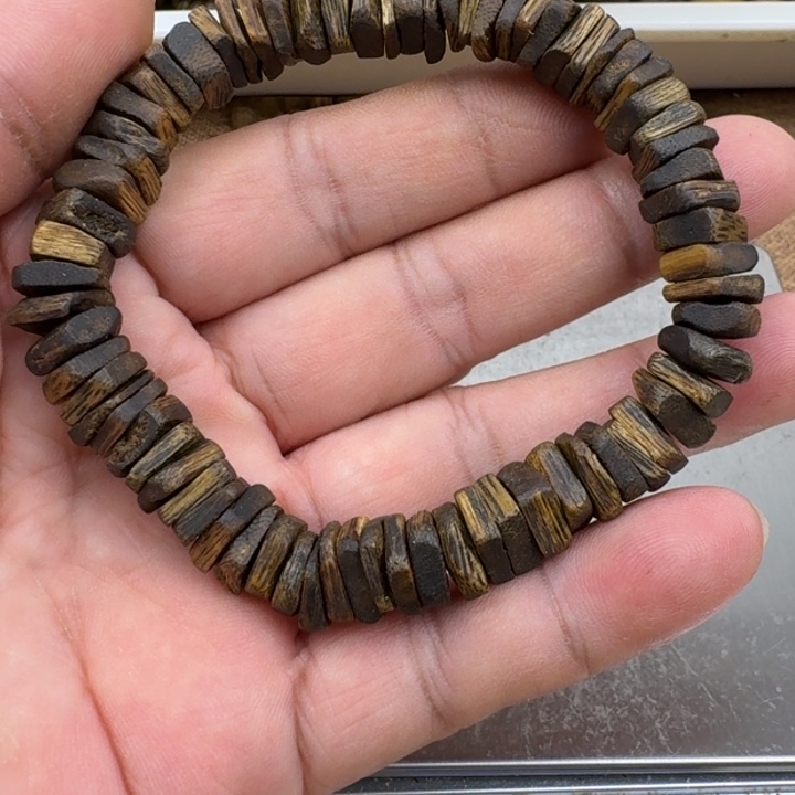 小****手串沉香乌身手串10克加