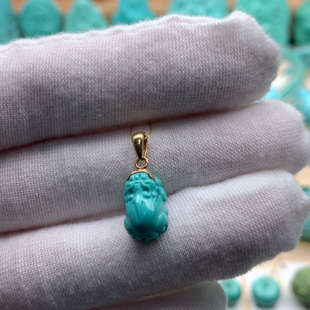 绿松石颈饰18K金镶嵌