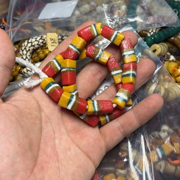 玻璃颈饰3499。1包