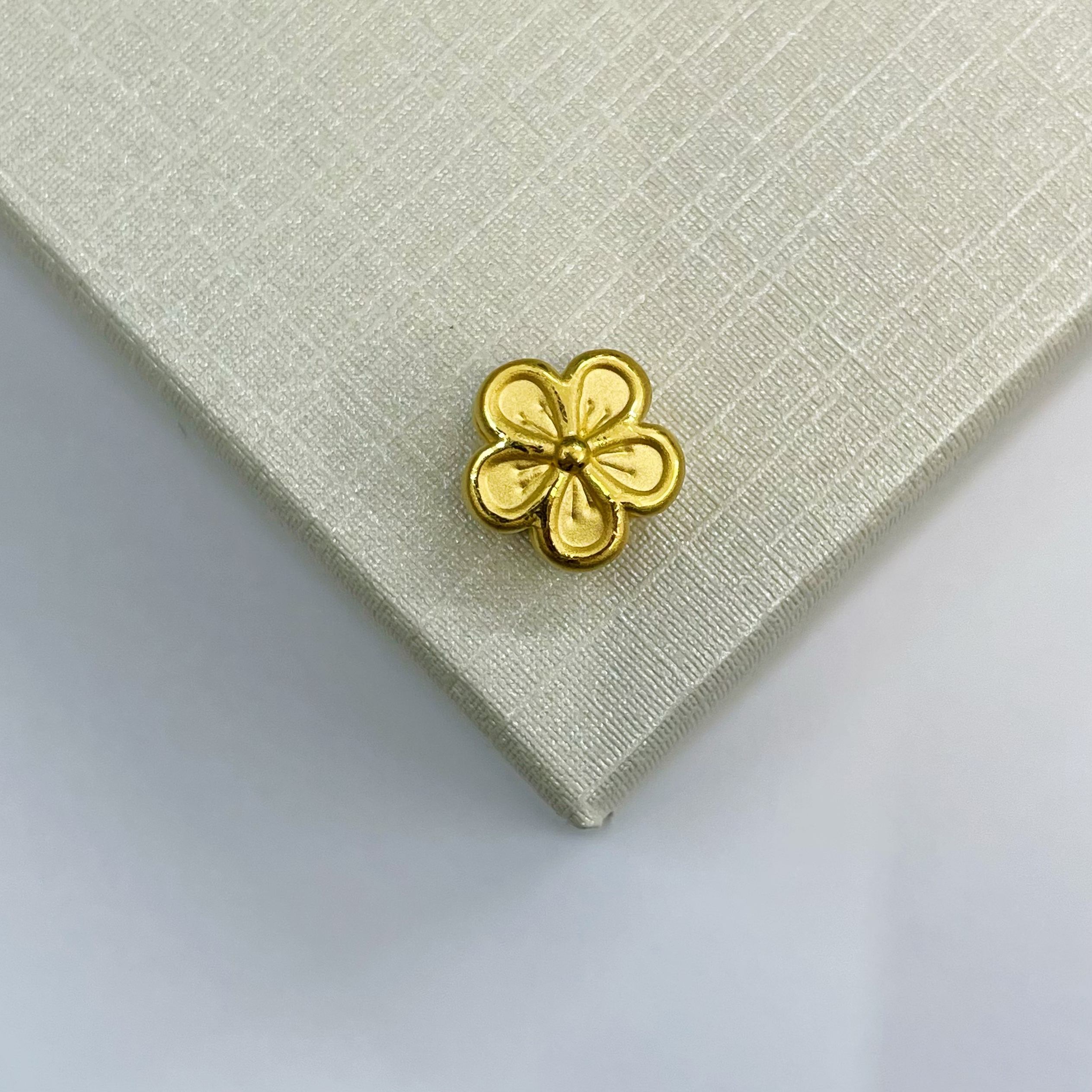 辉通黄金足金999永不凋零桃花DP2496-01110