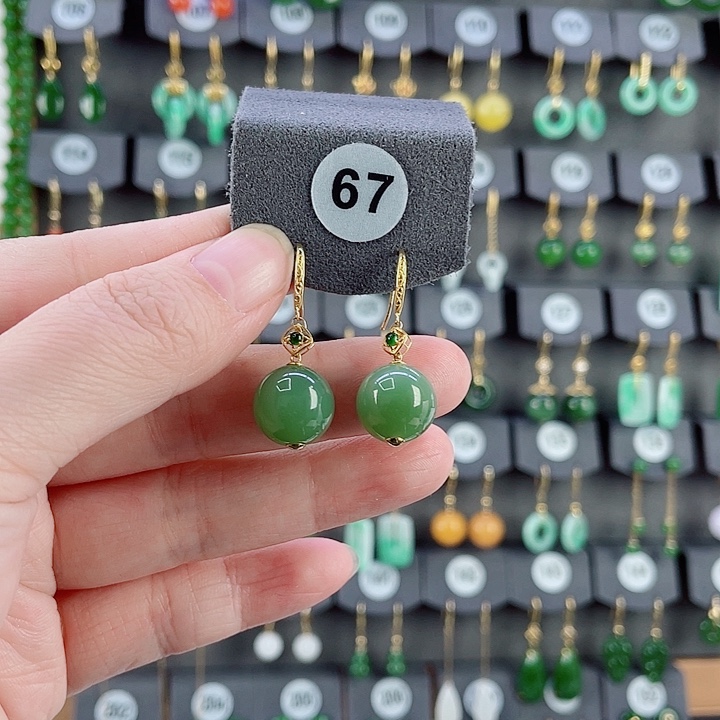 18K金镶嵌和田玉耳饰