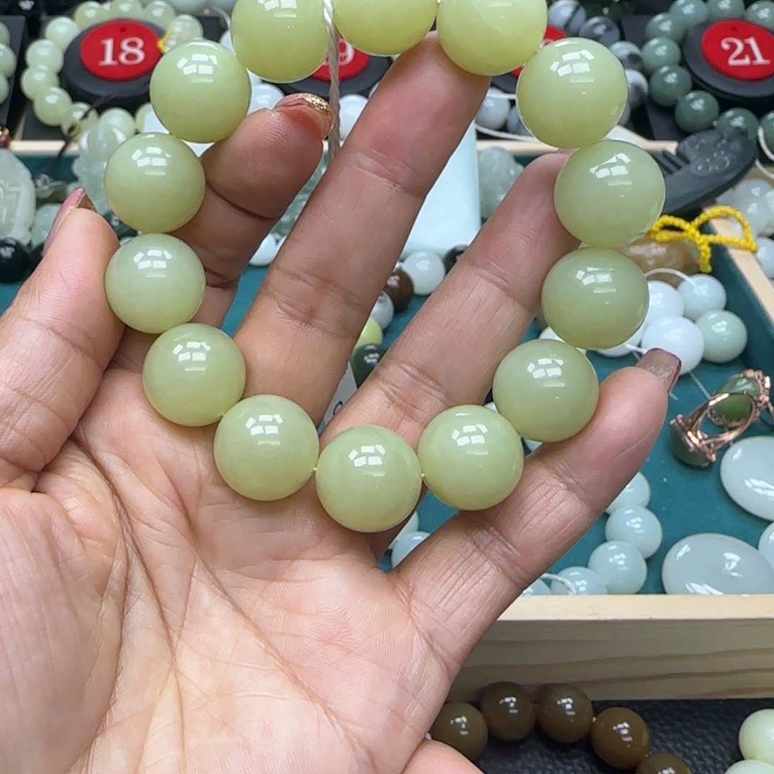 和田玉未镶嵌手链