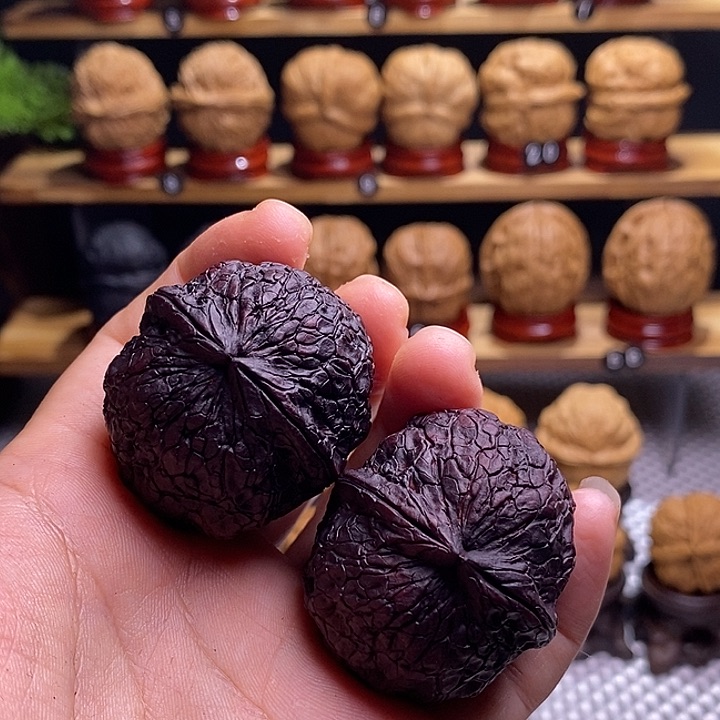 文玩核桃吊坠七彩金丝绣球20