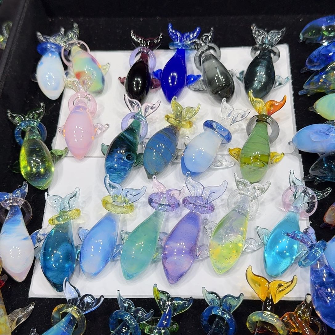 E***扰玻璃颈饰哈哈爸爸你那边