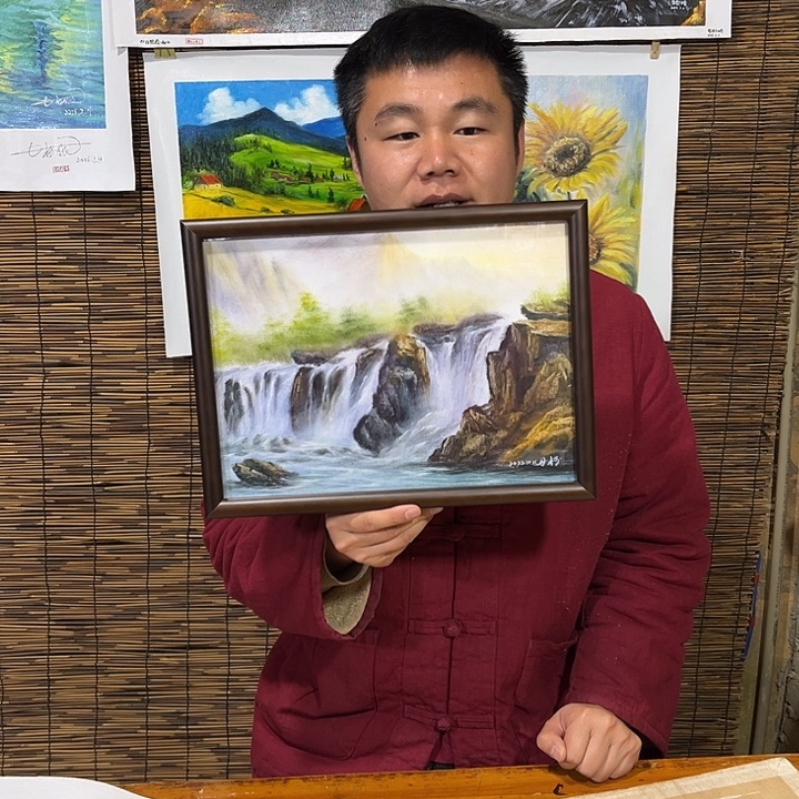 油画行路人小院绘画作品