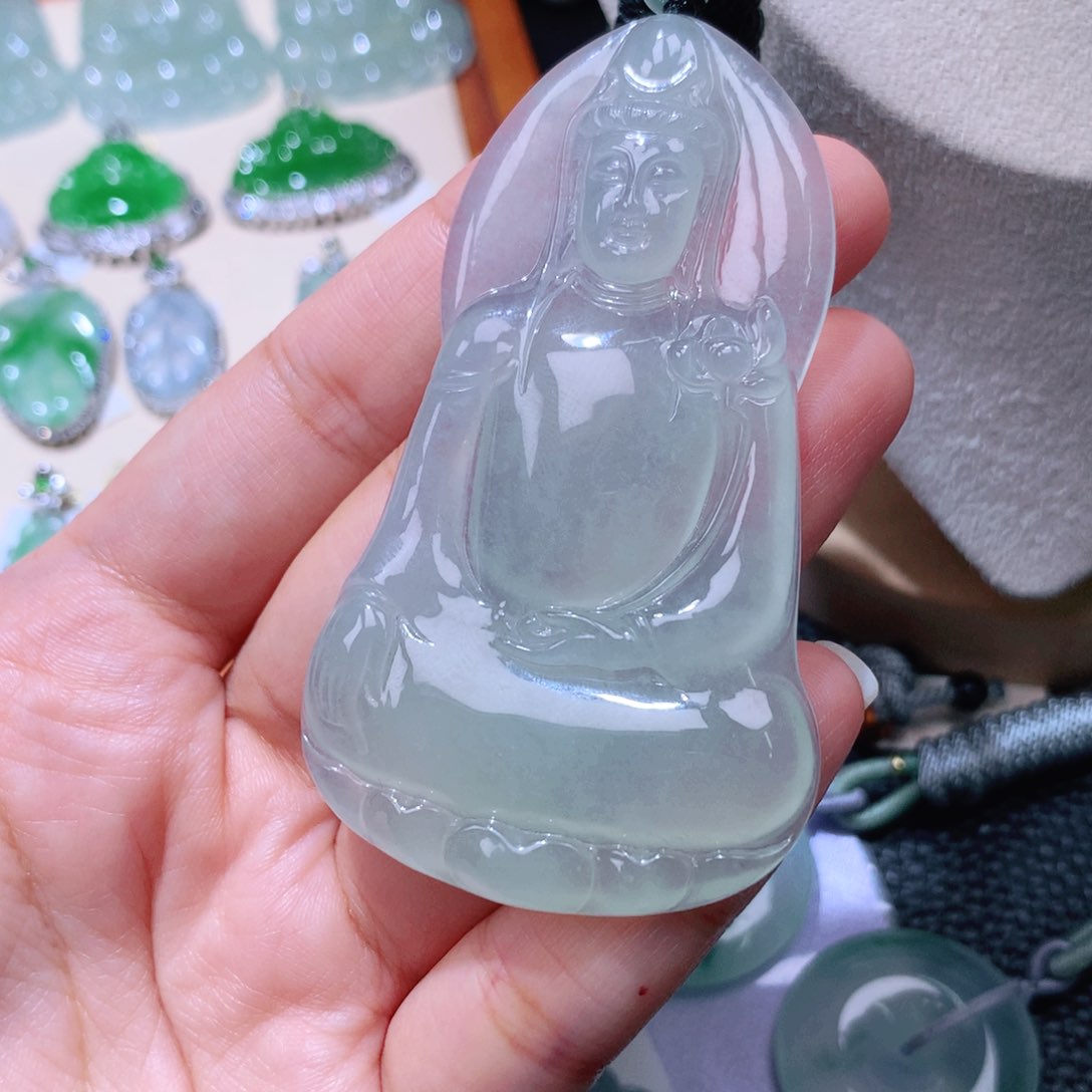颈饰未镶嵌翡翠素衣
