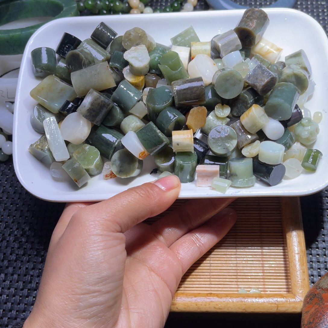 未镶嵌和田玉车挂