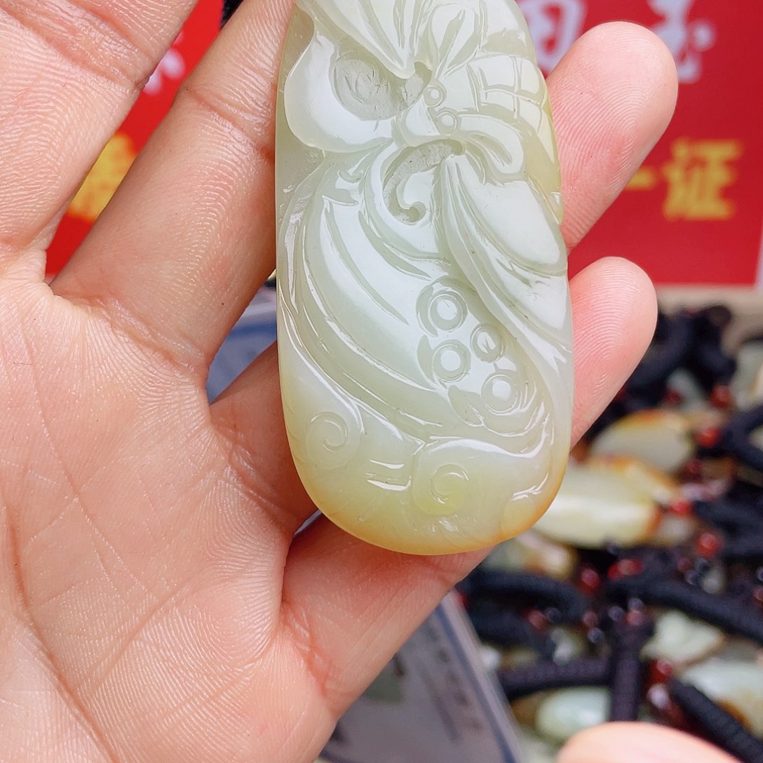 和田玉颈饰未镶嵌