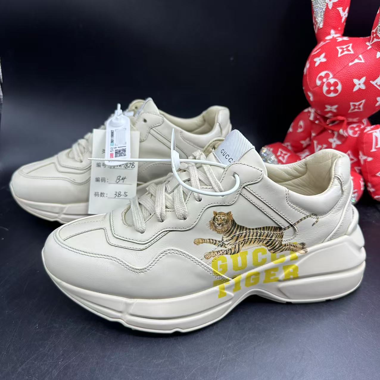 95新 GUCCI/古驰 男士米白色休闲时尚老虎老爹鞋38.5/41.5欧码