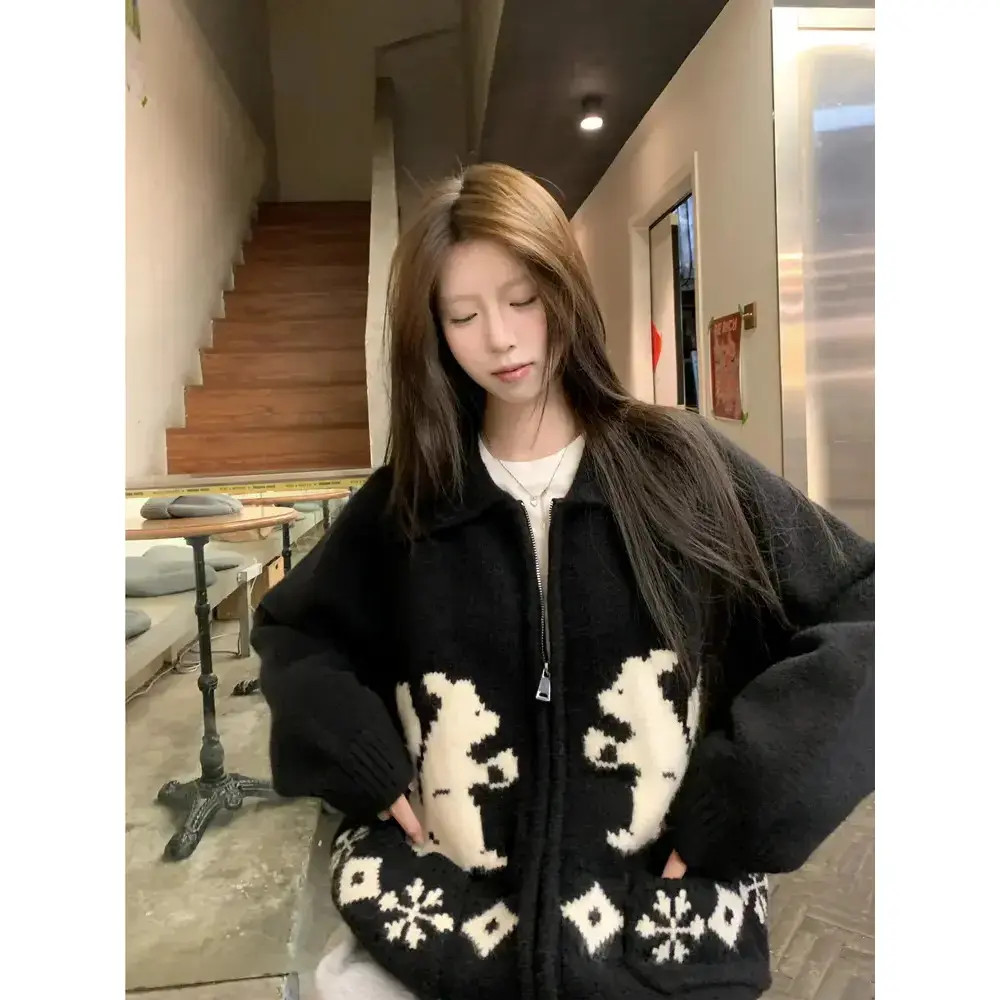 韩系慵懒小松鼠提花黑色毛衣外套女秋冬季高级感宽松针织开衫上衣