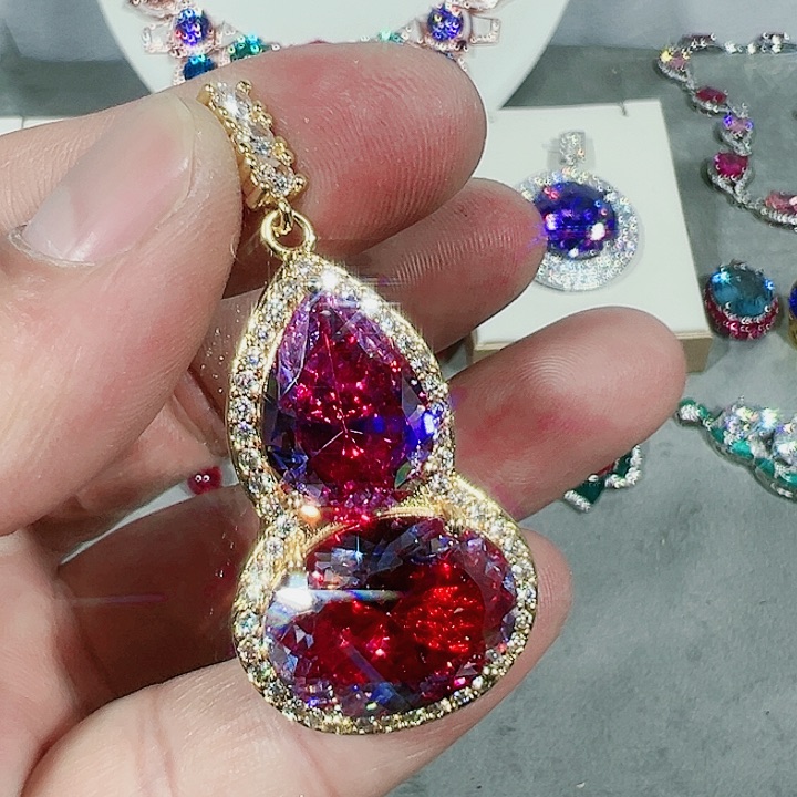 红宝石颈饰未镶嵌