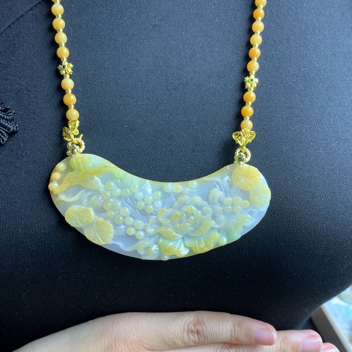 翡翠颈饰未镶嵌翡翠