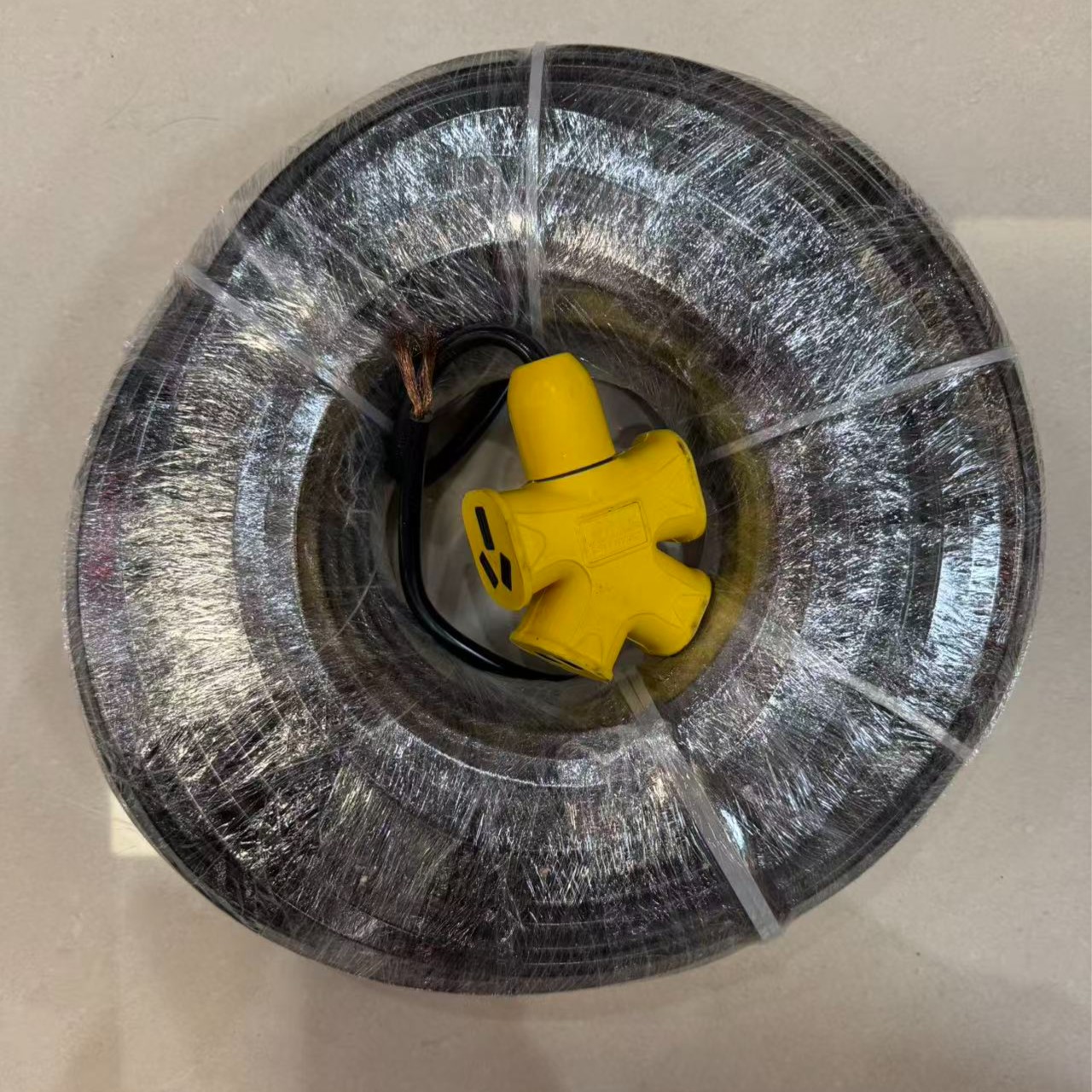 30米带平方地拖插黑色的线