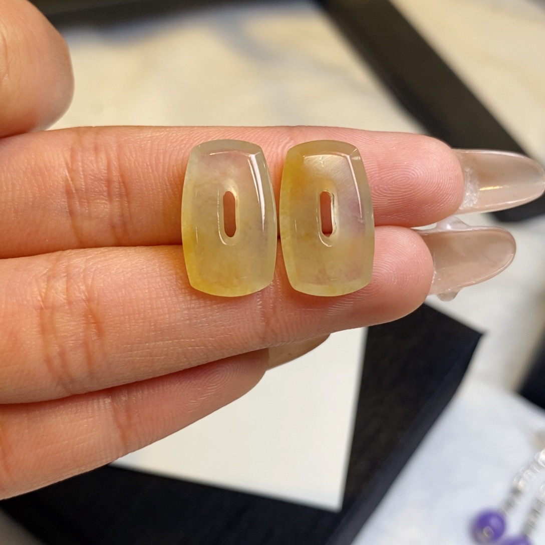 翡翠耳饰未镶嵌裸石方糖