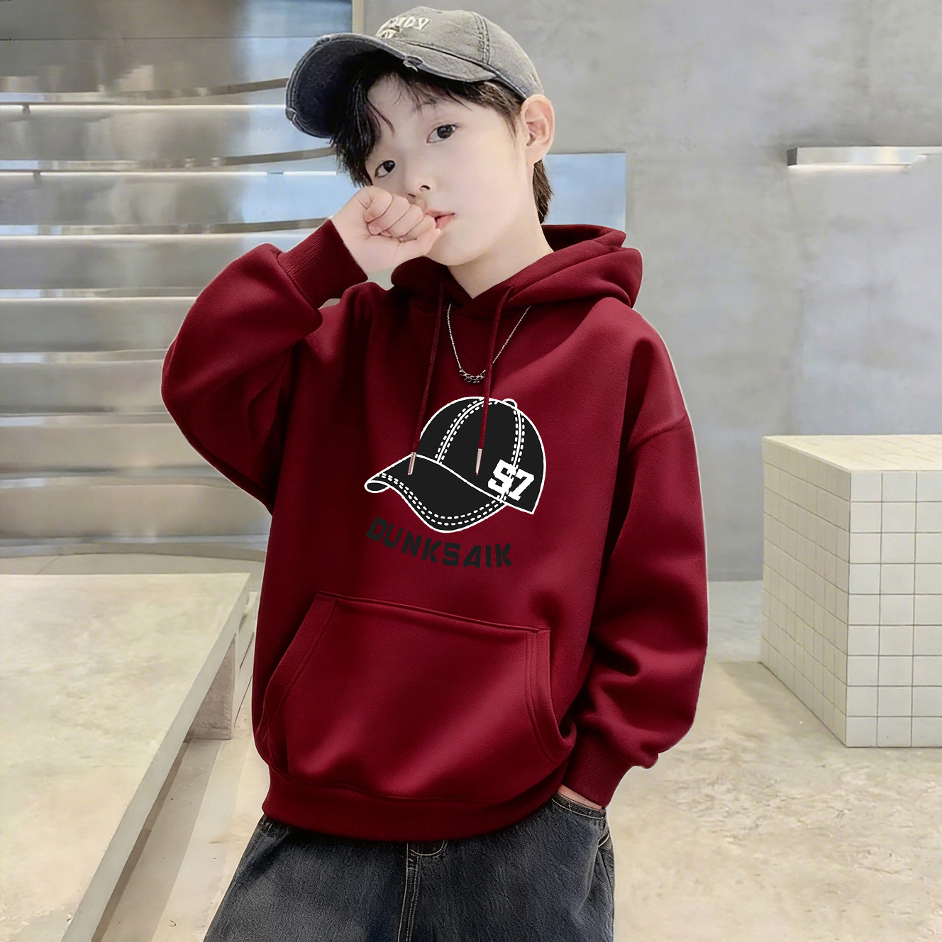 男童酒红色卫衣加绒2025冬新款儿童保暖连帽上衣中大童加厚打底衫