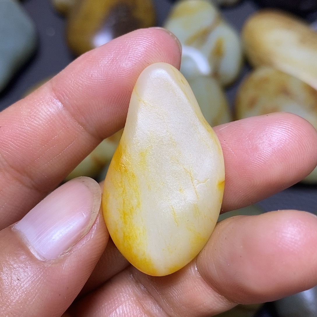 未镶嵌和田玉（糖玉）挂件