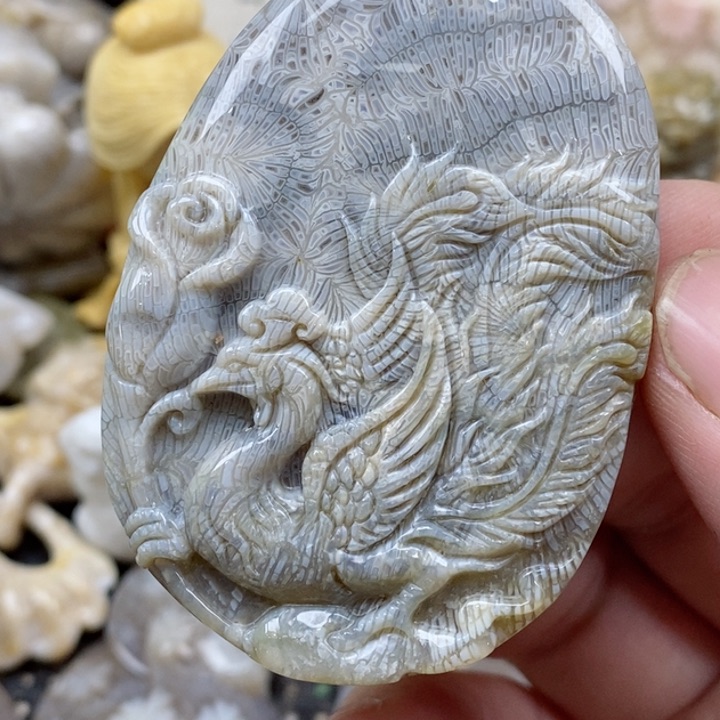 颈饰未镶嵌硅化珊瑚（珊瑚玉）