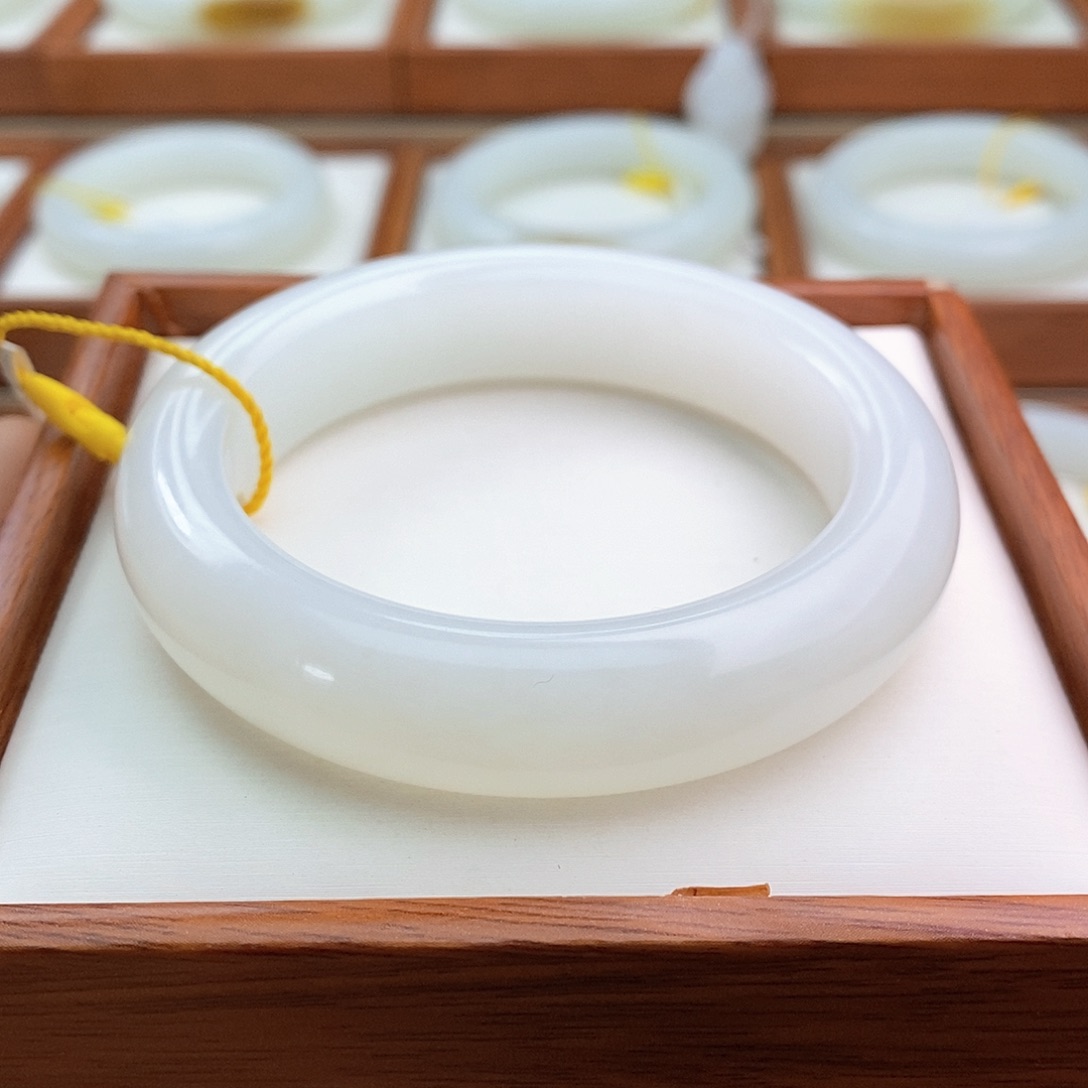 和田玉（白玉）手镯未镶嵌